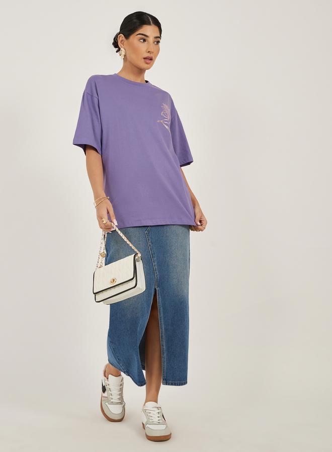 ستايلي تيشيرت بطبعة جرافيك بياقة دائرية مقاس كبير - Image 2